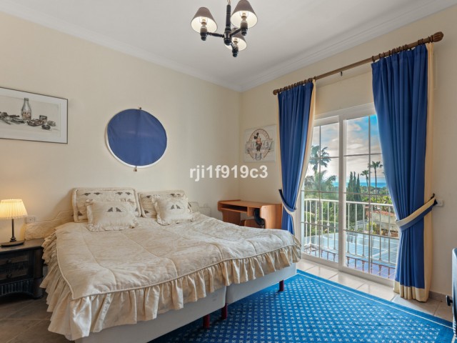 4 Schlafzimmer Villa in Elviria