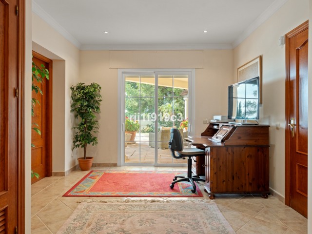 4 Schlafzimmer Villa in Elviria