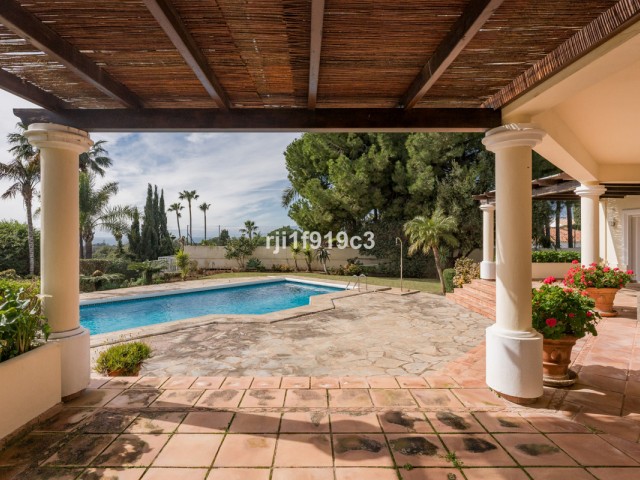 4 Schlafzimmer Villa in Elviria