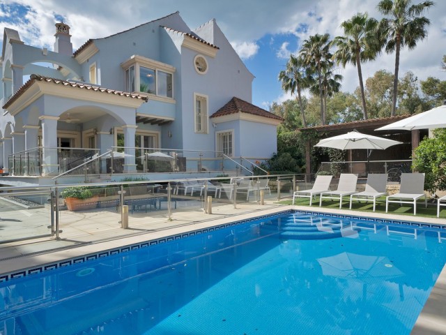 7 Bedrooms Villa in Puerto Banús