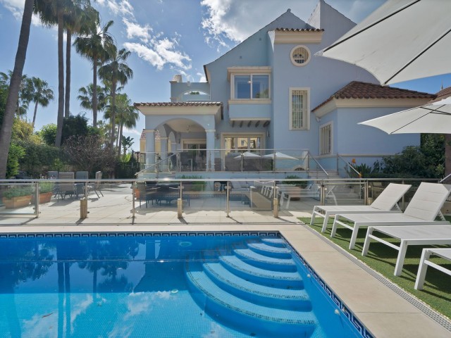 7 Bedrooms Villa in Puerto Banús