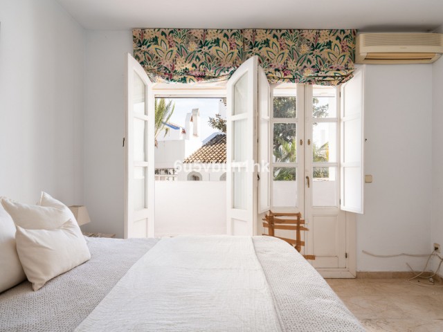 4 Schlafzimmer Reihenhaus in Nueva Andalucía