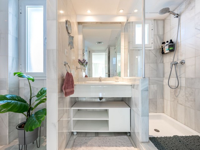 2 Bedrooms Apartment in Nueva Andalucía