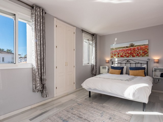 2 Bedrooms Apartment in Nueva Andalucía