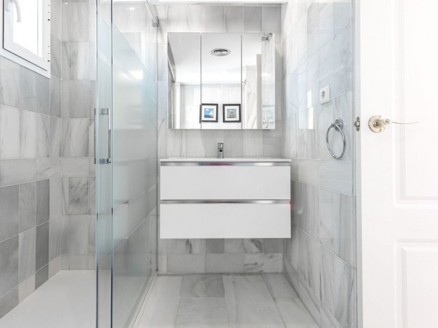 2 Bedrooms Apartment in Nueva Andalucía