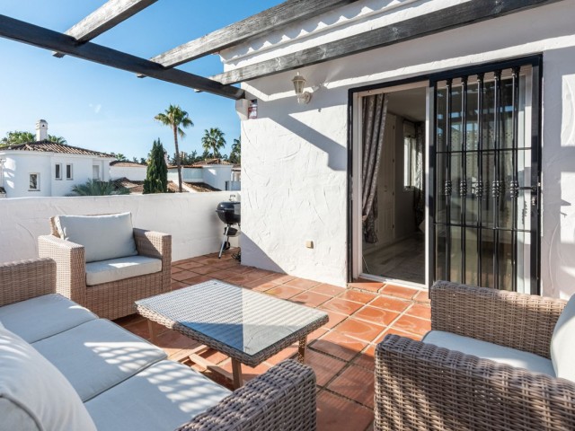 2 Bedrooms Apartment in Nueva Andalucía