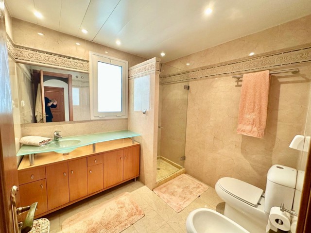 2 Schlafzimmer Apartment in Nueva Andalucía