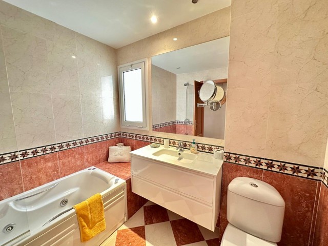 2 Schlafzimmer Apartment in Nueva Andalucía