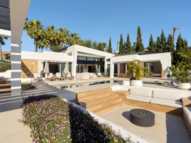 6 Schlafzimmer Villa in Nueva Andalucía