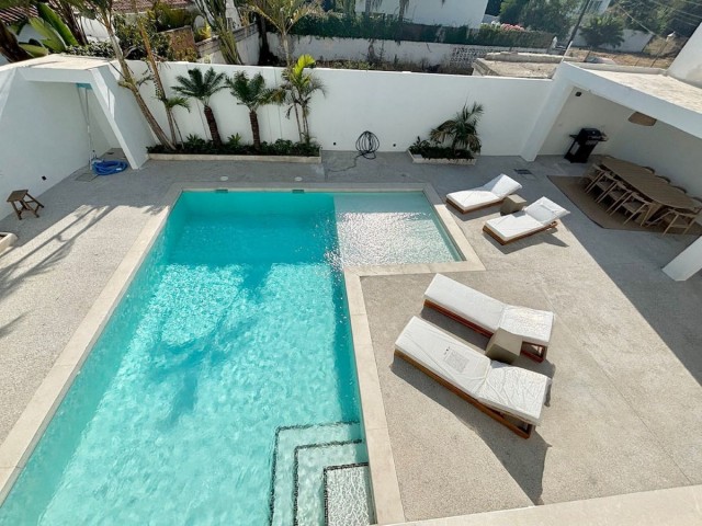 6 Bedrooms Villa in Marbella