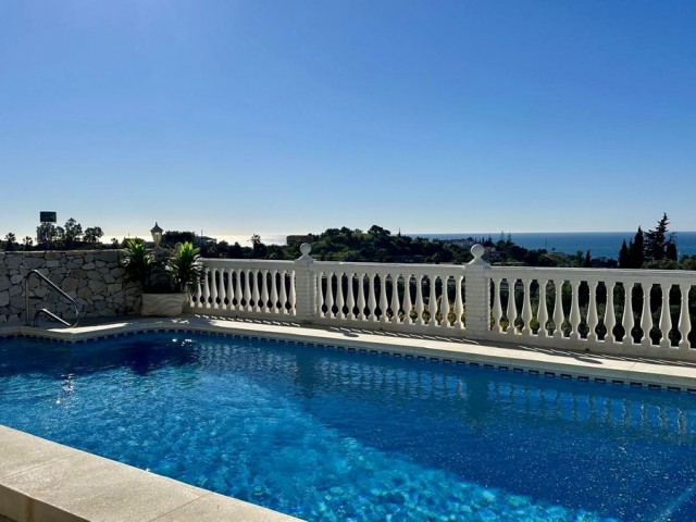 4 Bedrooms Villa in Mijas