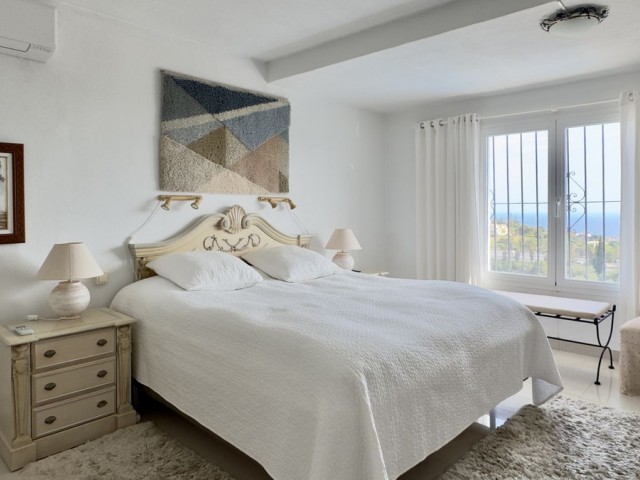 4 Bedrooms Villa in Mijas