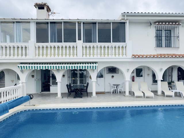 4 Bedrooms Villa in Mijas