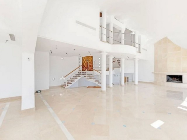 5 Schlafzimmer Villa in Los Almendros