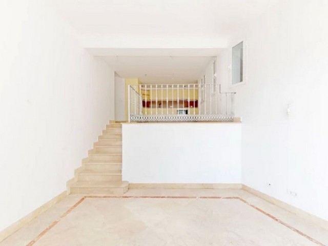 5 Bedrooms Villa in Los Almendros