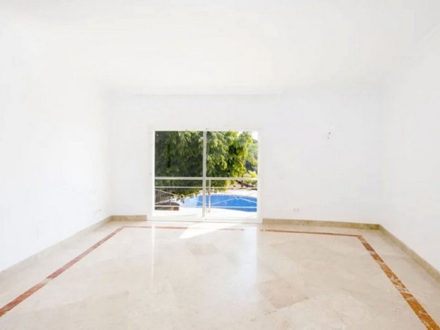 5 Bedrooms Villa in Los Almendros