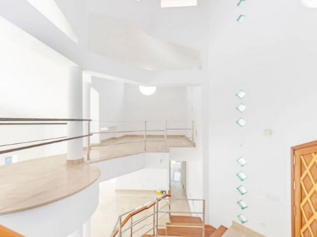 5 Bedrooms Villa in Los Almendros