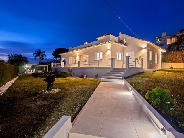 4 Schlafzimmer Villa in Elviria