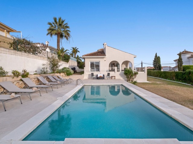 4 Schlafzimmer Villa in Elviria