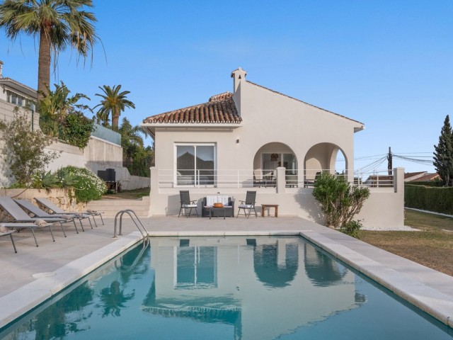4 Schlafzimmer Villa in Elviria