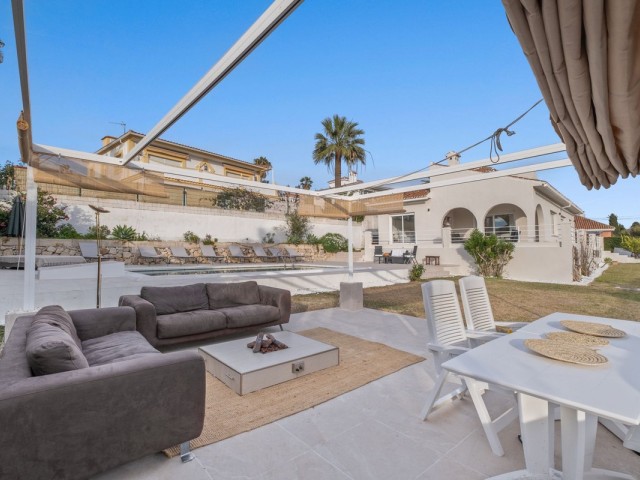 4 Schlafzimmer Villa in Elviria