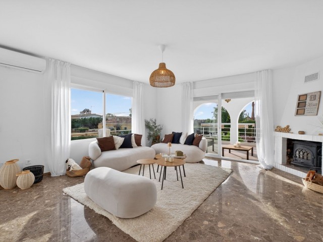 4 Schlafzimmer Villa in Elviria