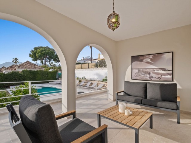 4 Schlafzimmer Villa in Elviria