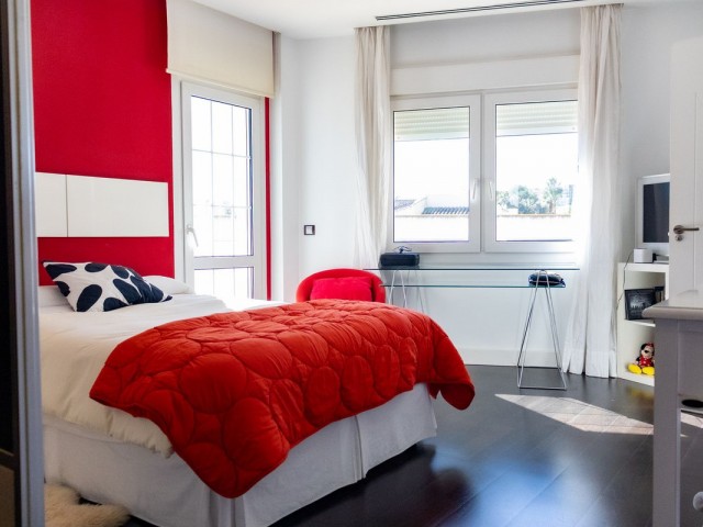 6 Soveroms Villa i Playamar