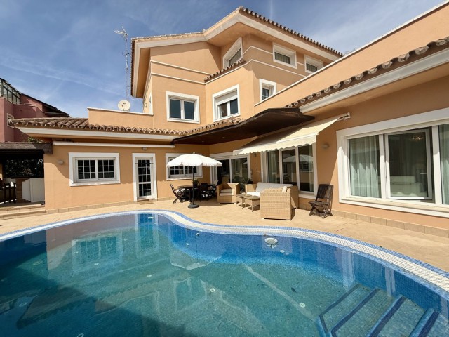 Huvila, Playamar, R5322424
