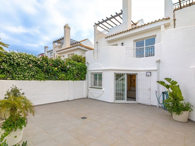 2 Slaapkamer Rijtjeshuis in Nueva Andalucía