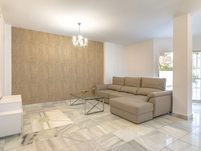 2 Slaapkamer Rijtjeshuis in Nueva Andalucía