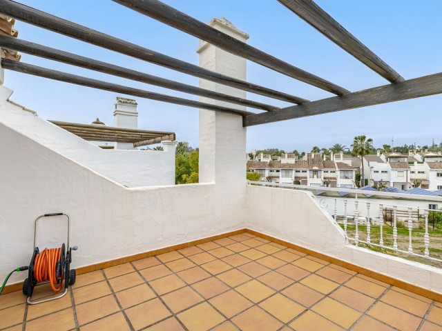 2 Slaapkamer Rijtjeshuis in Nueva Andalucía