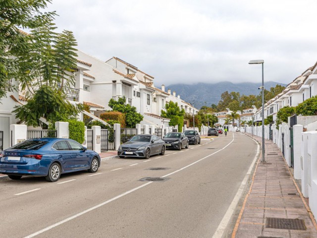 2 Slaapkamer Rijtjeshuis in Nueva Andalucía