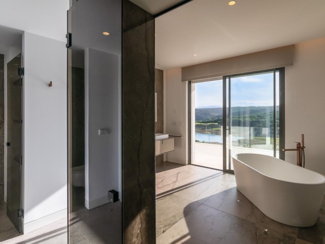 5 Bedrooms Villa in Sotogrande