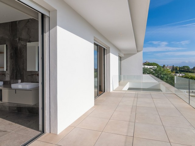 5 Bedrooms Villa in Sotogrande