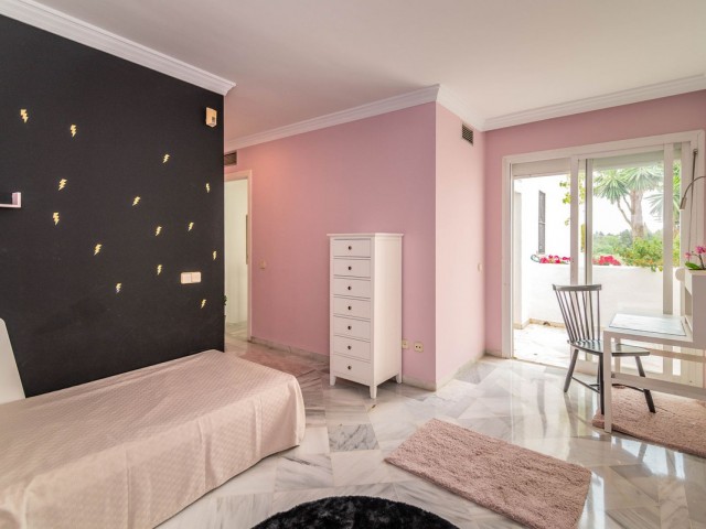 4 Bedrooms Townhouse in Puerto Banús