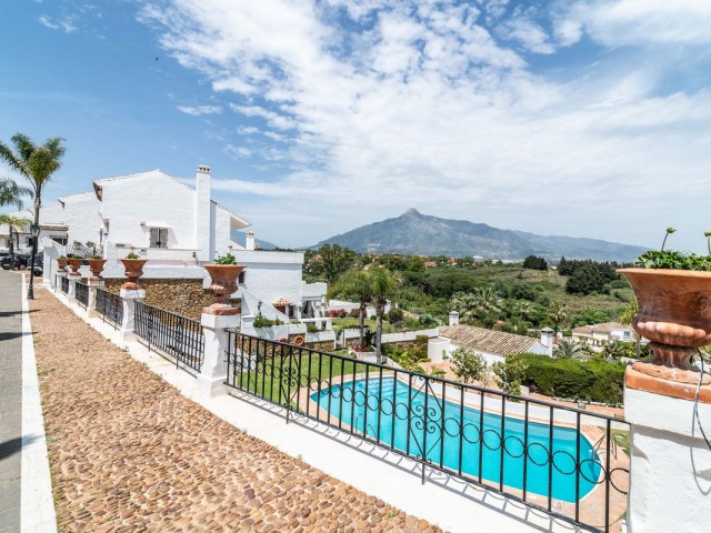 4 Bedrooms Townhouse in Puerto Banús