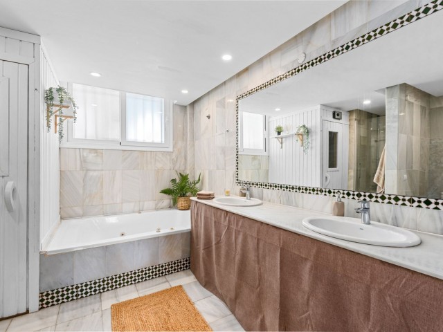 4 Bedrooms Townhouse in Puerto Banús