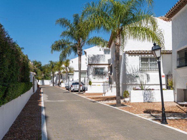 4 Bedrooms Townhouse in Puerto Banús