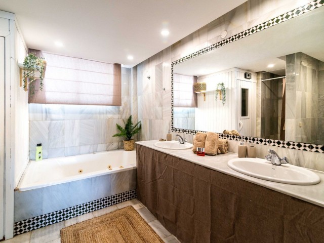 4 Bedrooms Townhouse in Puerto Banús