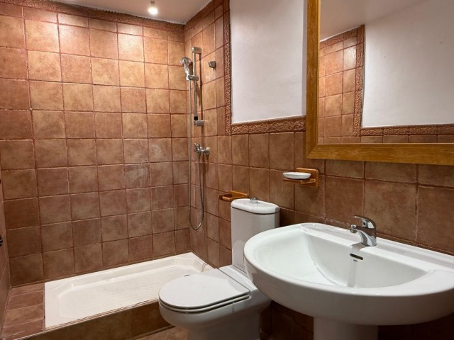 Appartement avec 4 Chambres  à Calahonda