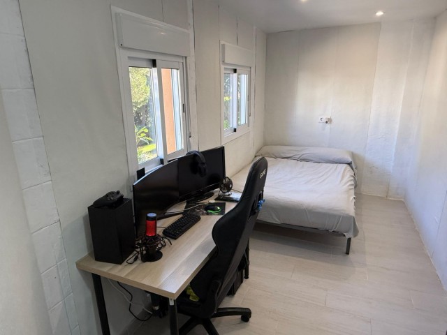 Appartement avec 4 Chambres  à Calahonda