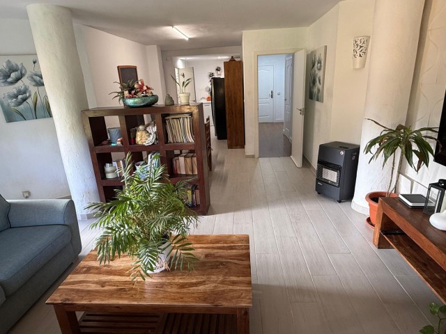 Appartement avec 4 Chambres  à Calahonda