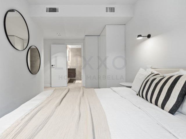 Apartamento con 2 Dormitorios  en Benahavís