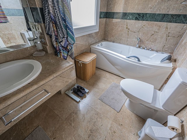 3 Schlafzimmer Apartment in Nueva Andalucía