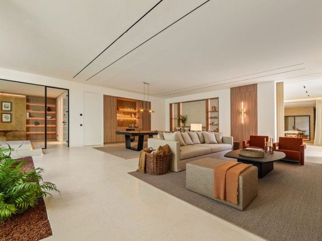 5 Bedrooms Villa in Marbella