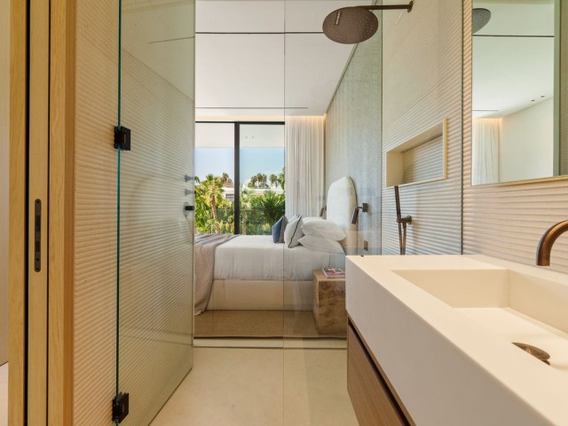 5 Bedrooms Villa in Marbella
