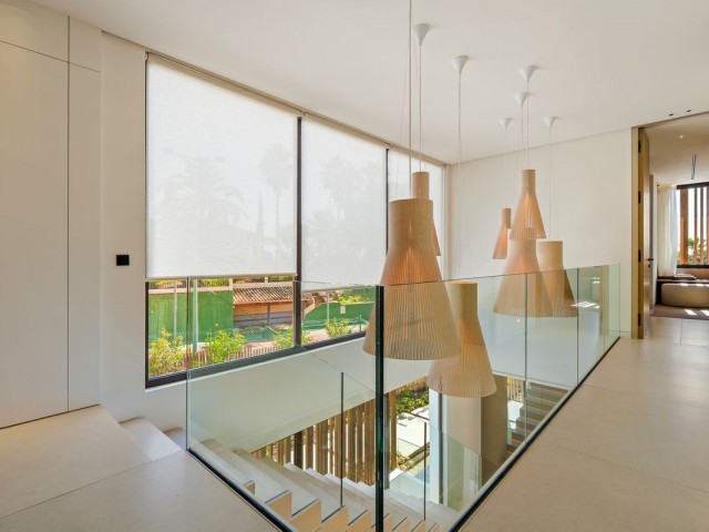 5 Bedrooms Villa in Marbella