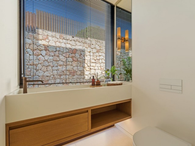 5 Bedrooms Villa in Marbella