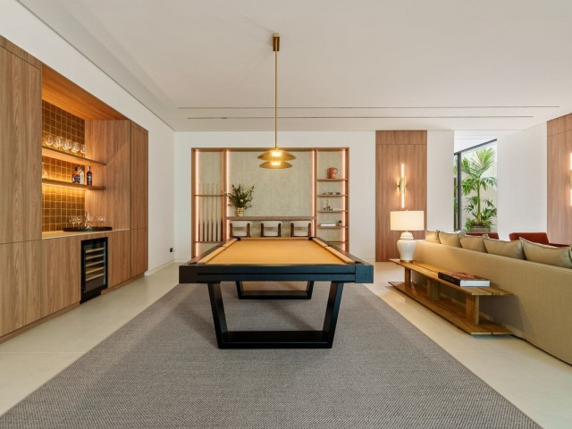 5 Bedrooms Villa in Marbella